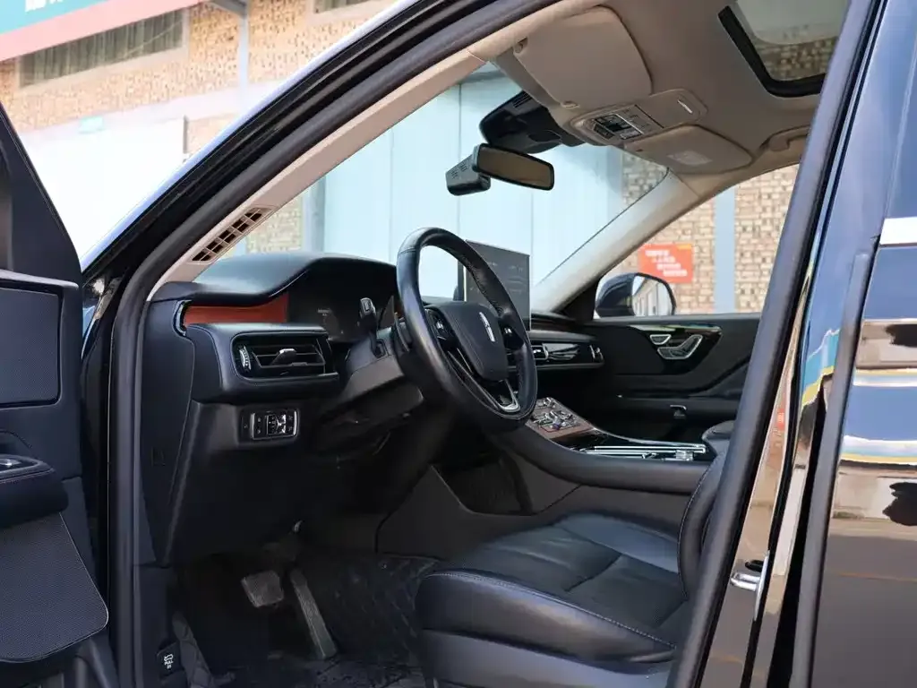 Lincoln Aviator — фото 10