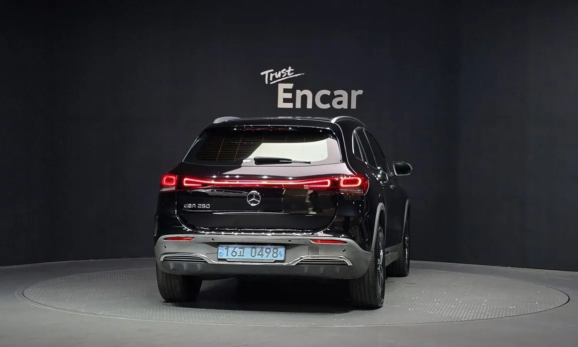 Mercedes-Benz EQA — фото 8