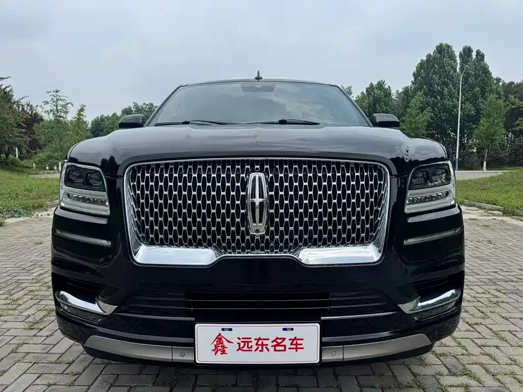 Lincoln Navigator — фото 1