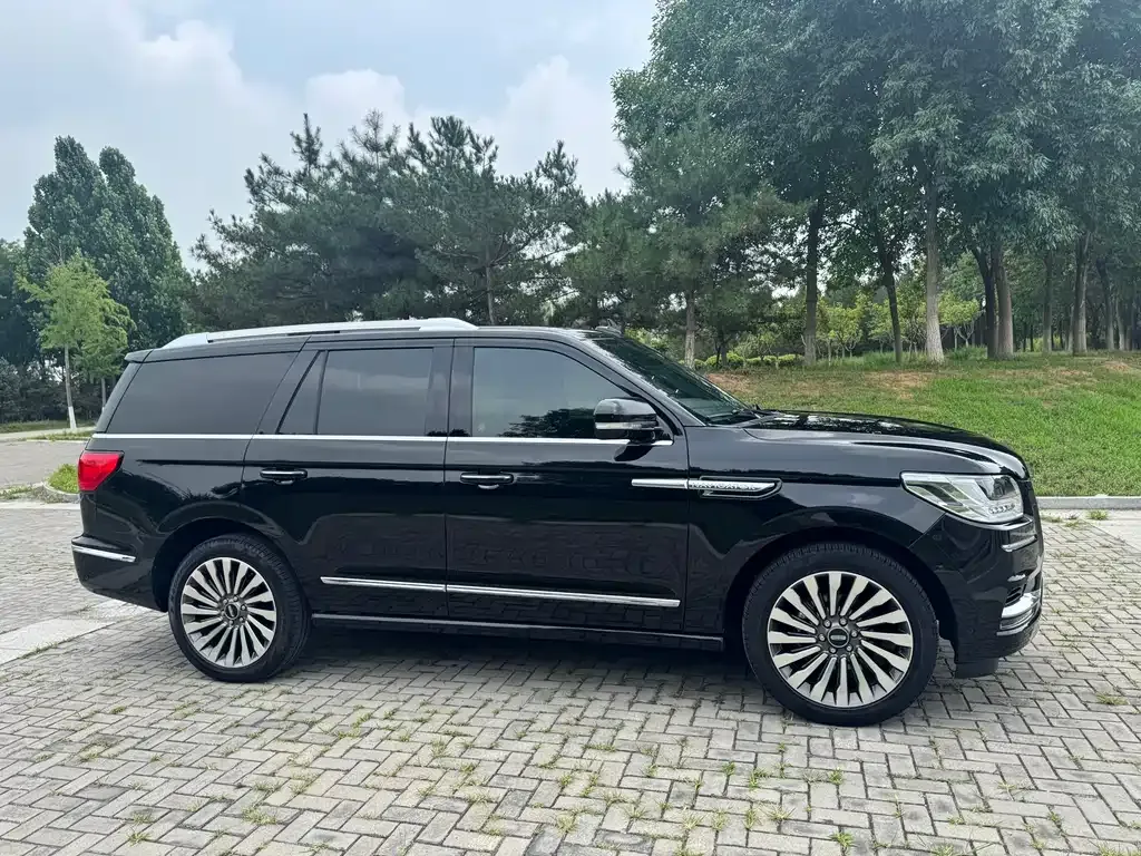 Lincoln Navigator — фото 10