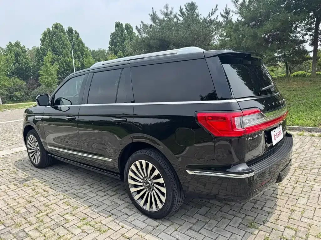 Lincoln Navigator — фото 9