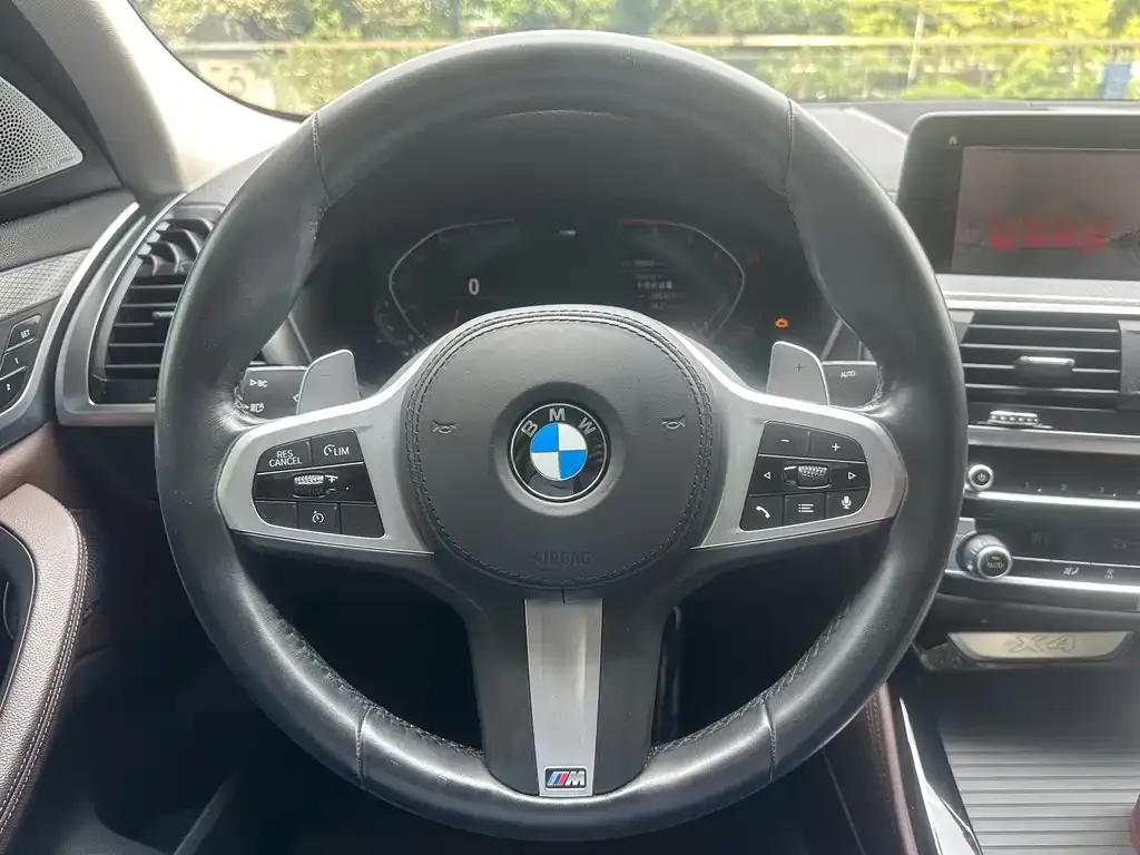 BMW X4 — фото 9