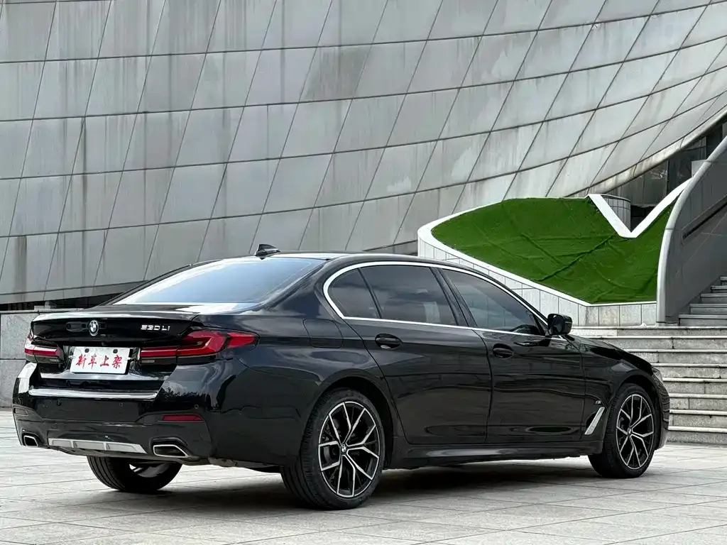 BMW 5 Series — фото 4