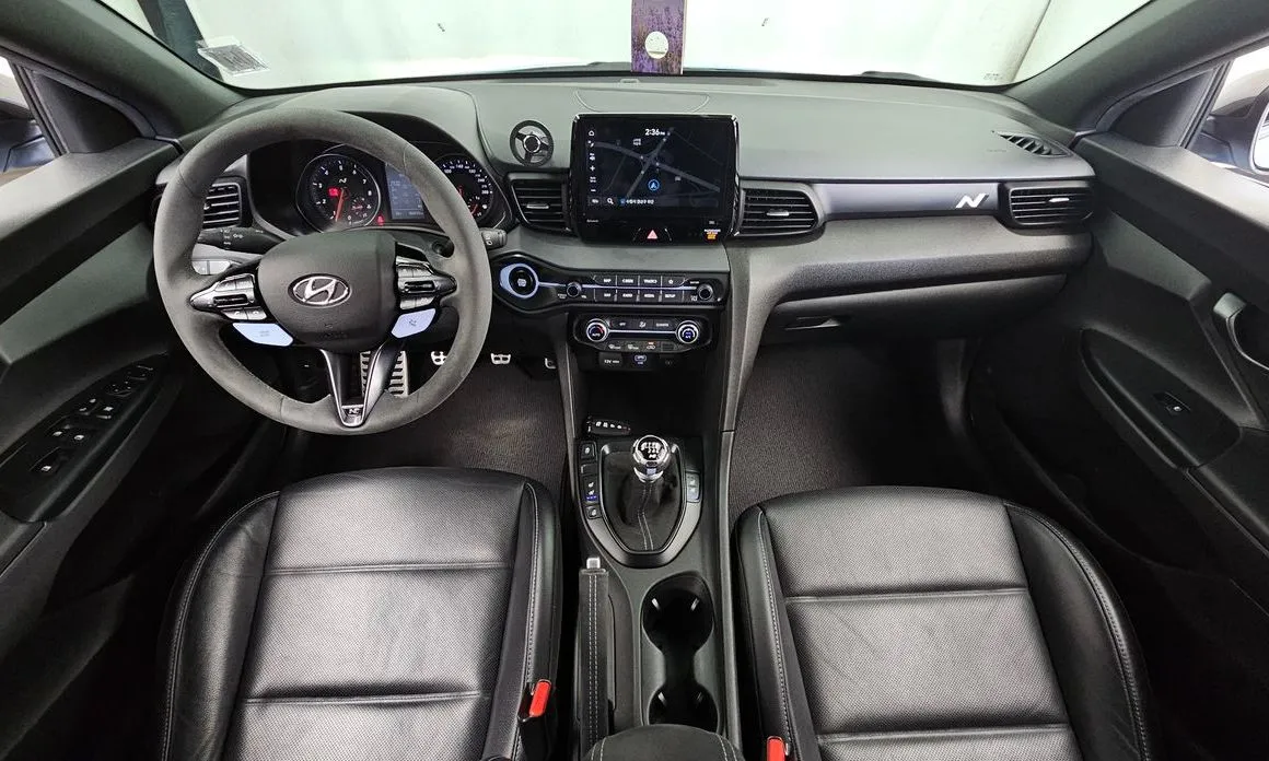 Hyundai Veloster — фото 8