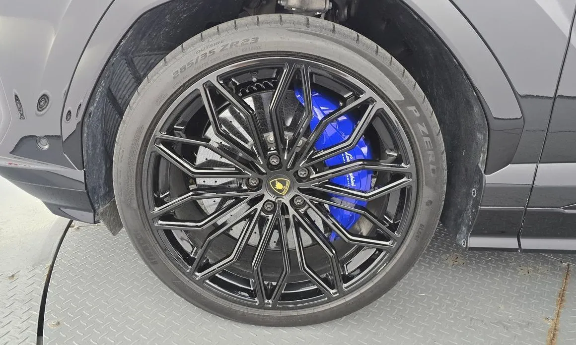 Lamborghini Urus — фото 8