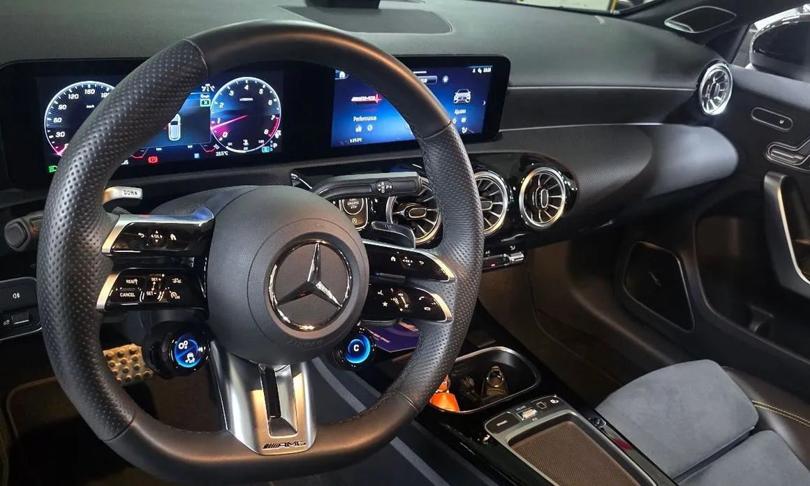 Mercedes-Benz A-Class — фото 10