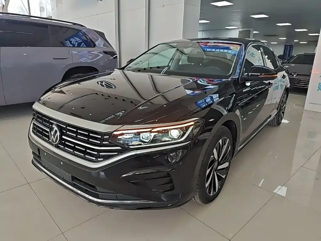 Volkswagen Passat — фото 1