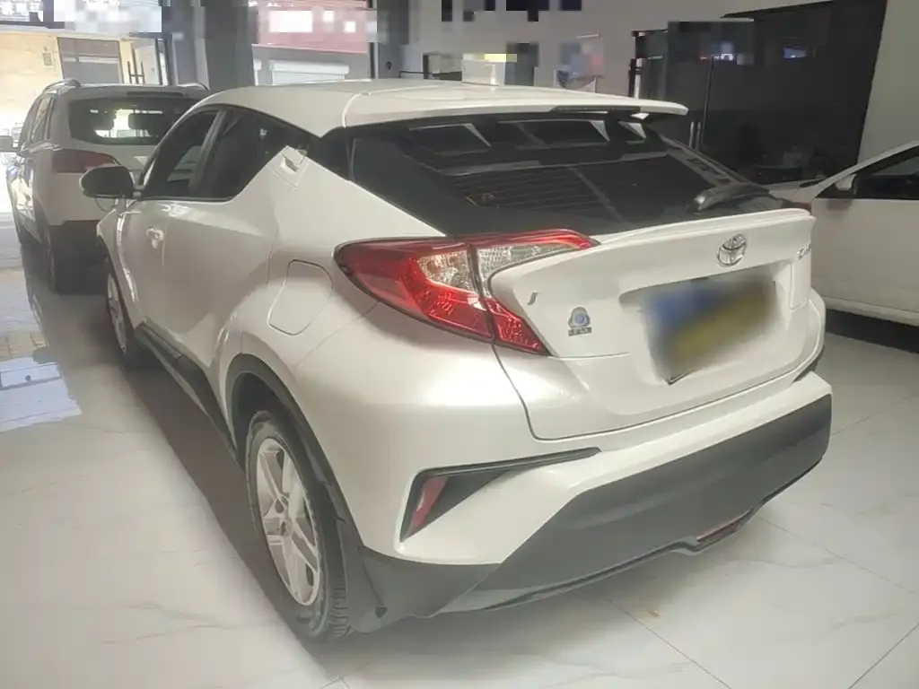 Toyota C-HR — фото 4