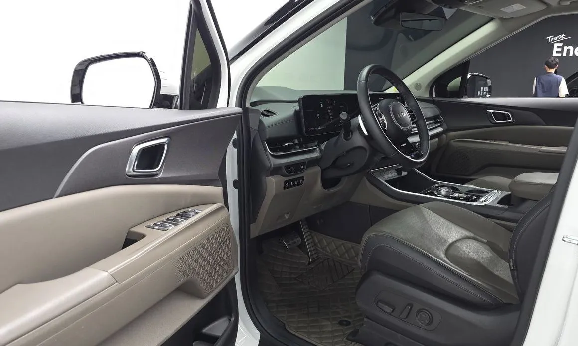 Kia Carnival — фото 10