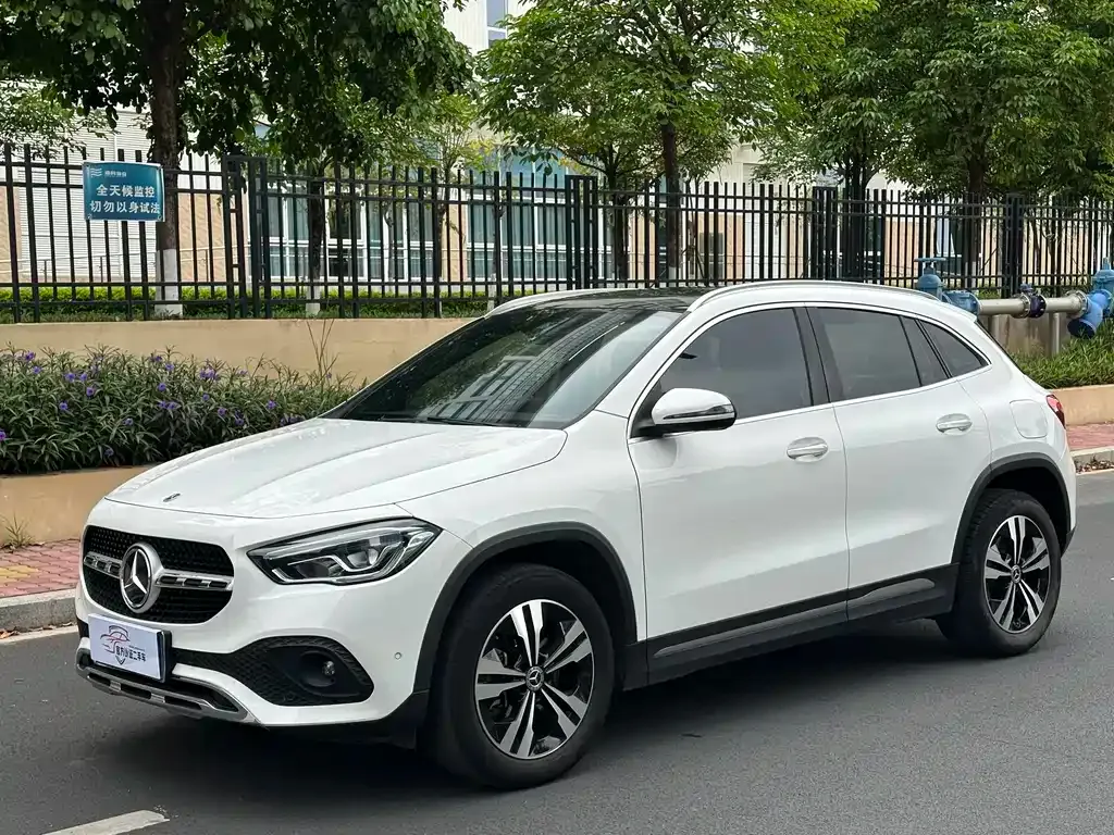 Mercedes-Benz GLA — фото 1