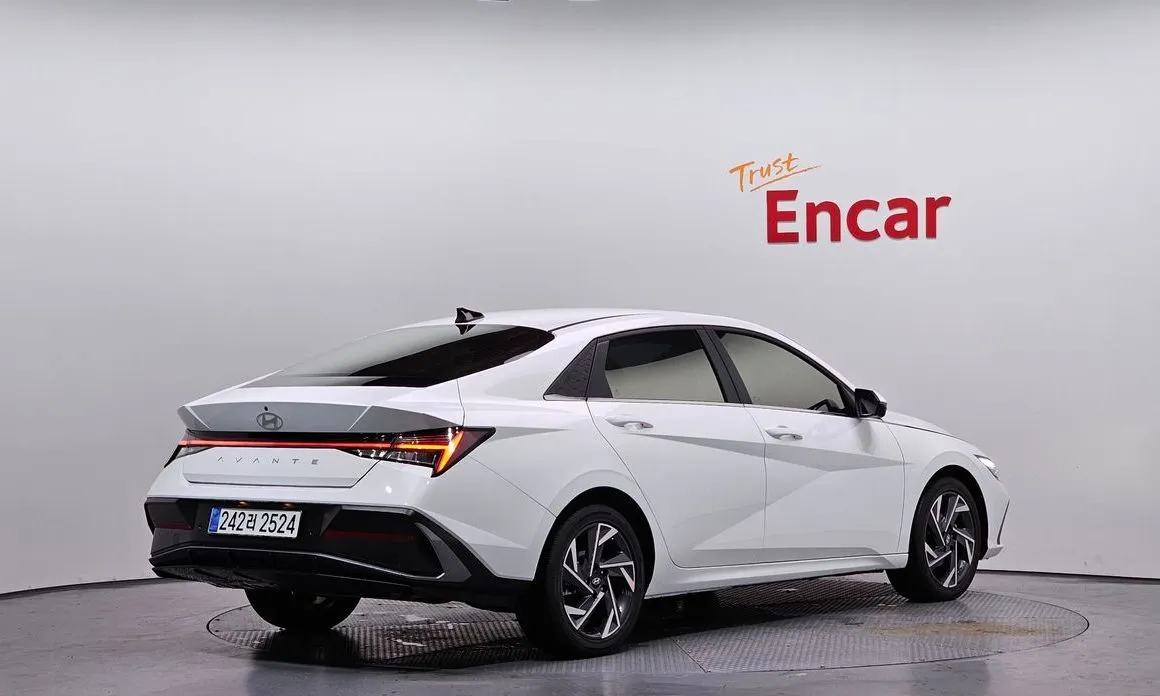 Hyundai AVANTE — фото 3