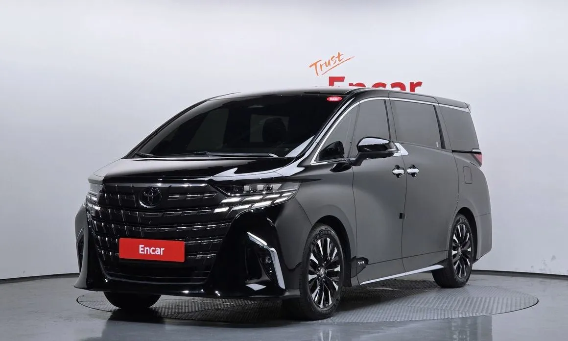 Toyota Alphard — фото 1