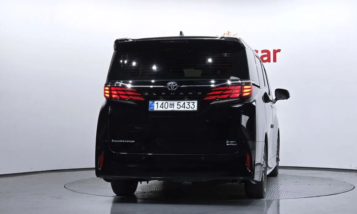Toyota Alphard — фото 5