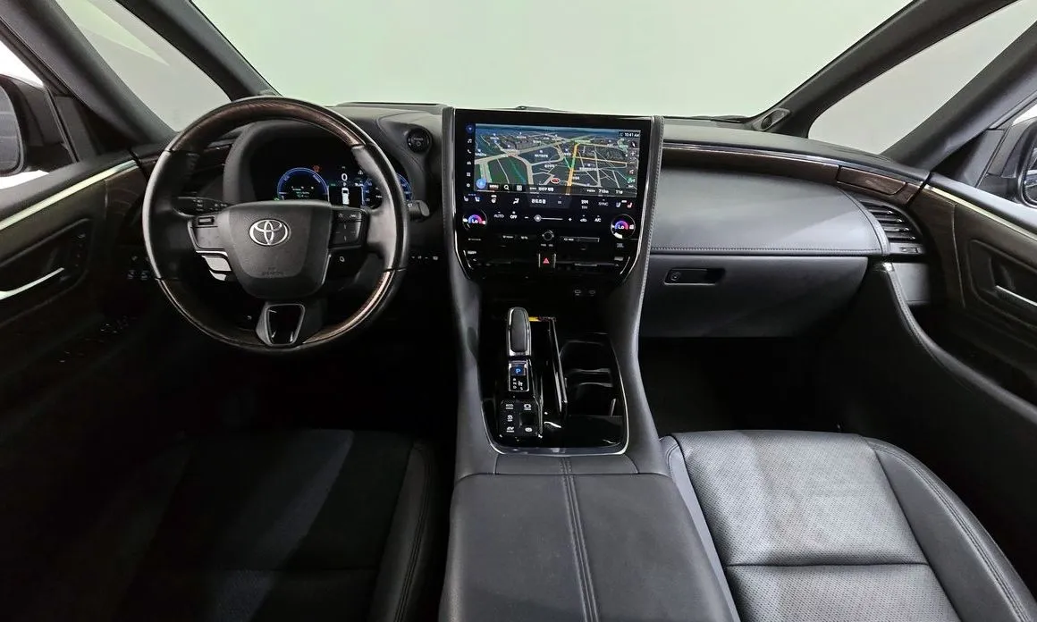 Toyota Alphard — фото 7