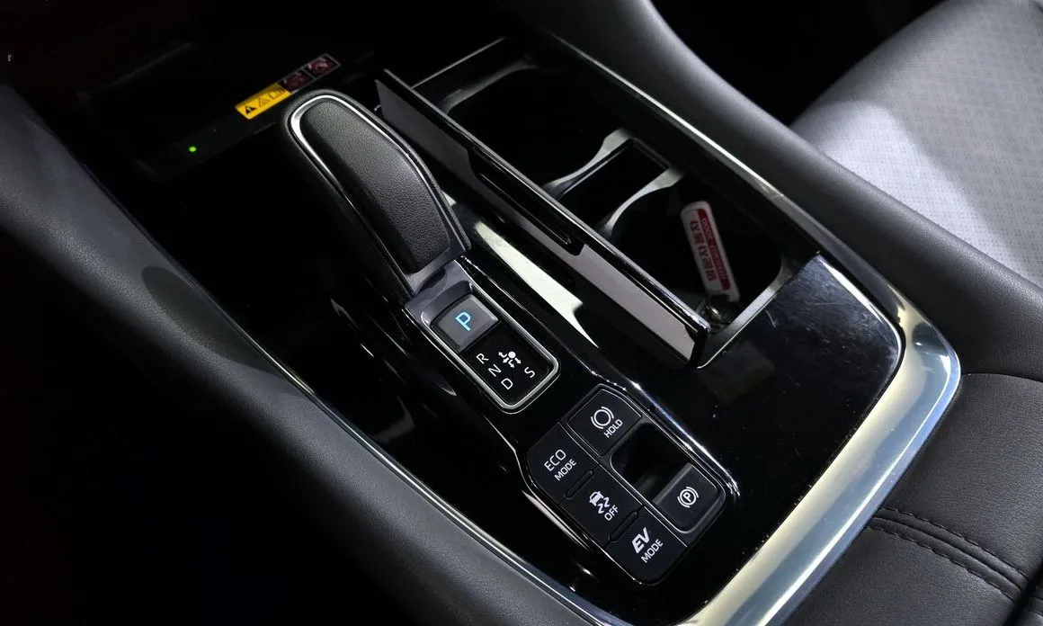 Toyota Alphard — фото 6