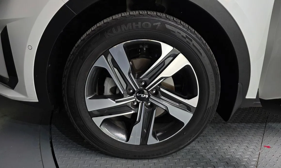 Kia Sorento — фото 9