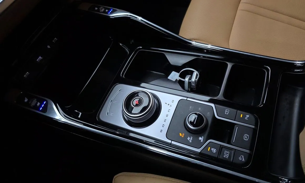 Kia Sorento — фото 6