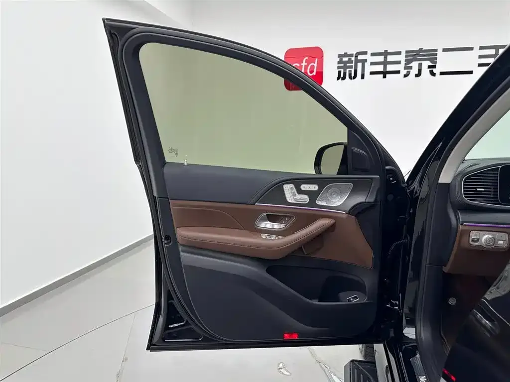 Mercedes-Benz GLS — фото 10