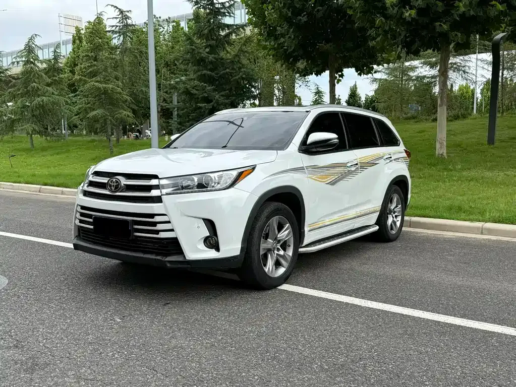 Toyota Highlander — фото 7