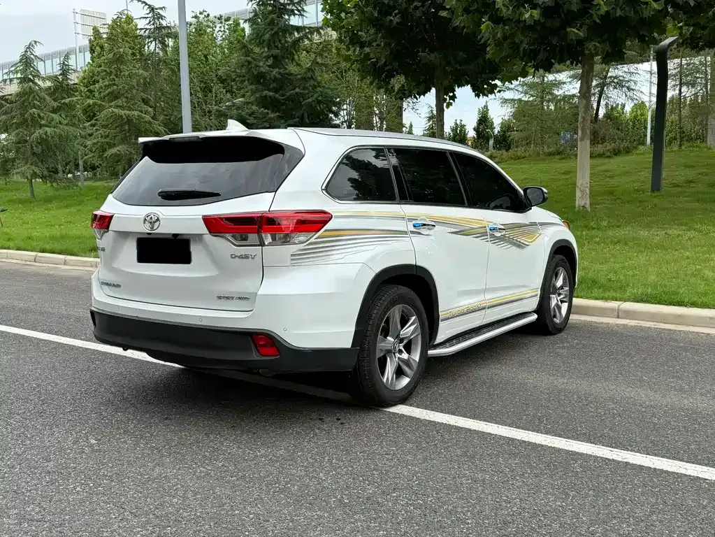 Toyota Highlander — фото 2