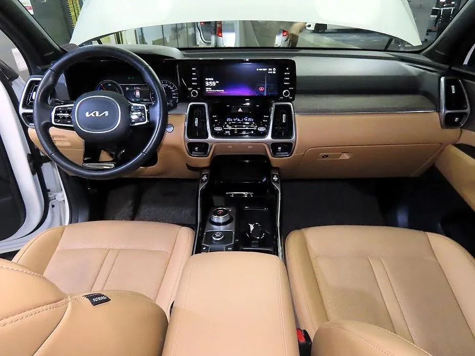 Kia Sorento — фото 7