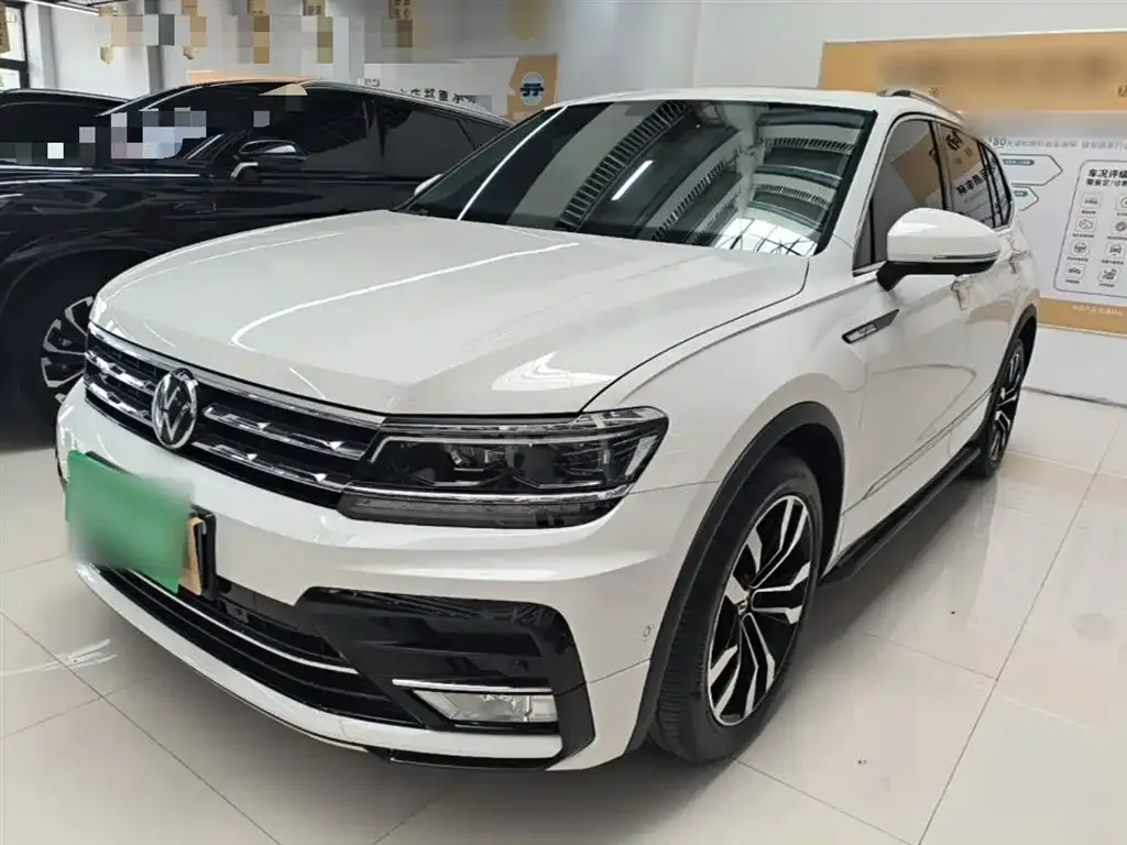 Volkswagen Tiguan L — фото 9