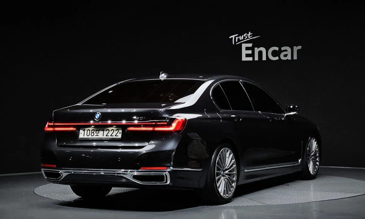 BMW 7-Series — фото 4