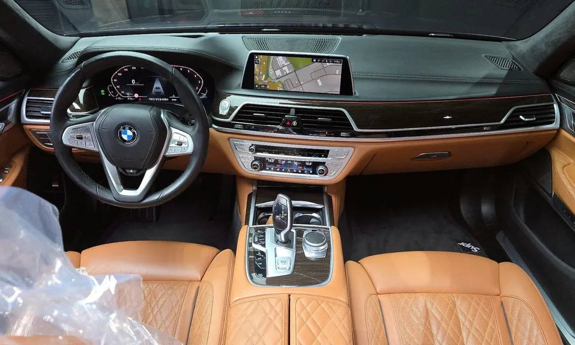 BMW 7-Series — фото 10