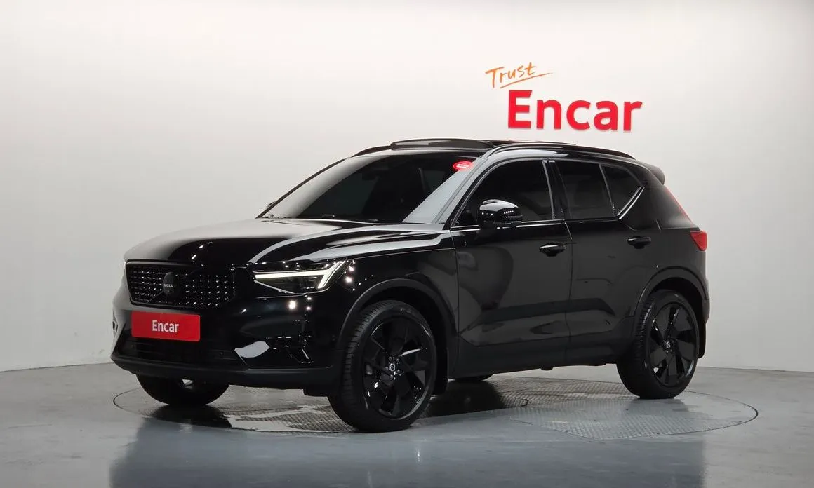 Volvo XC40 — фото 1
