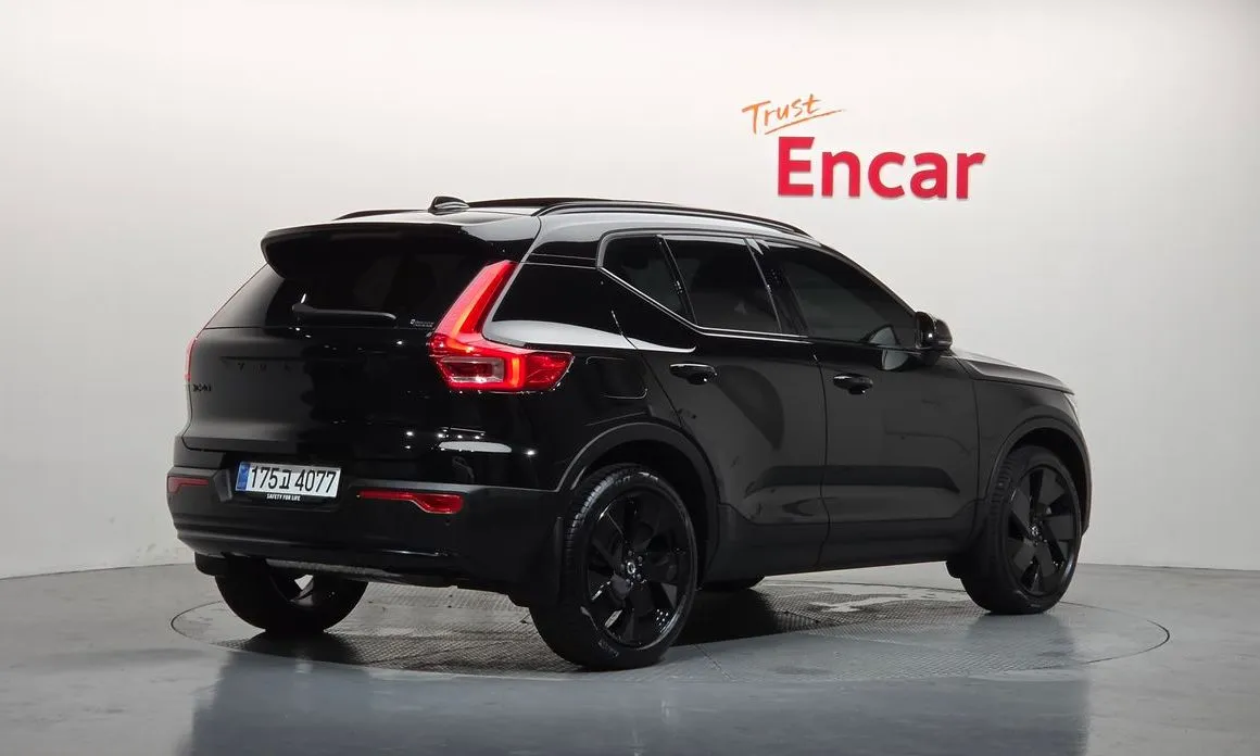 Volvo XC40 — фото 5