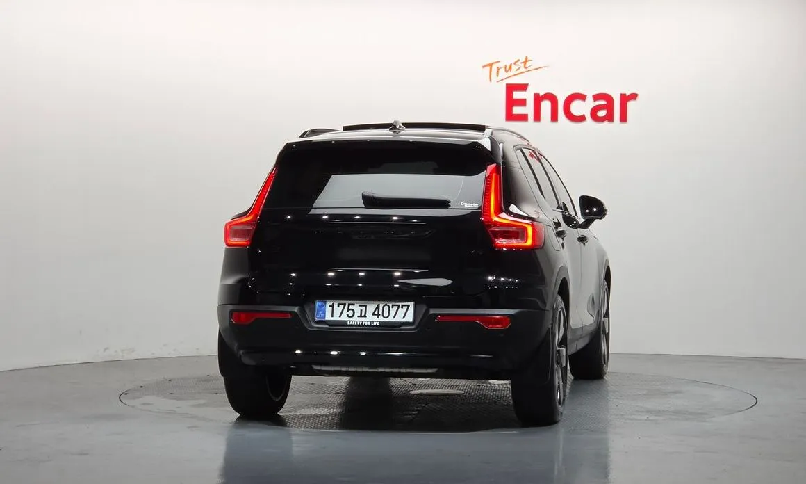 Volvo XC40 — фото 2