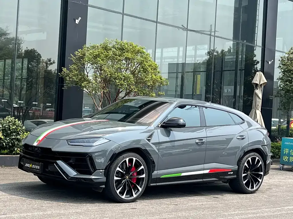 Lamborghini Urus — фото 1