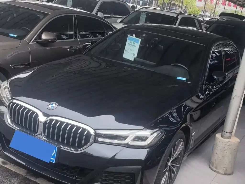 BMW 5 Series — фото 1