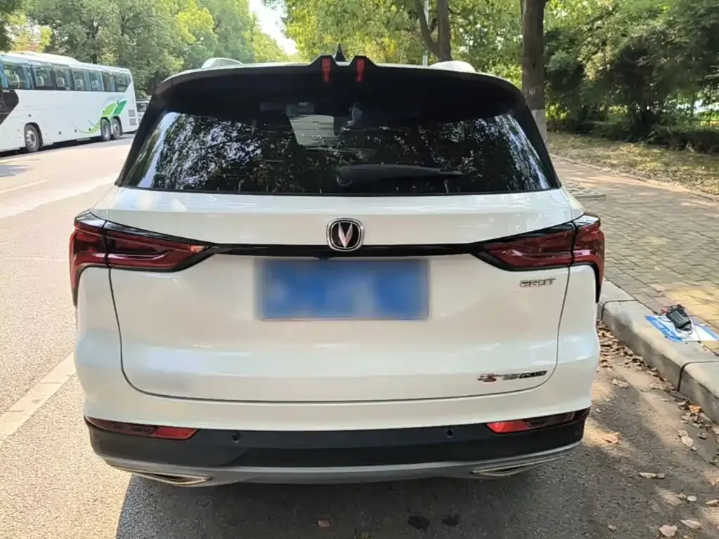 Changan CS75 PLUS — фото 4