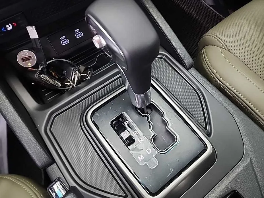 KG Mobility (Ssangyong) Musso — фото 8