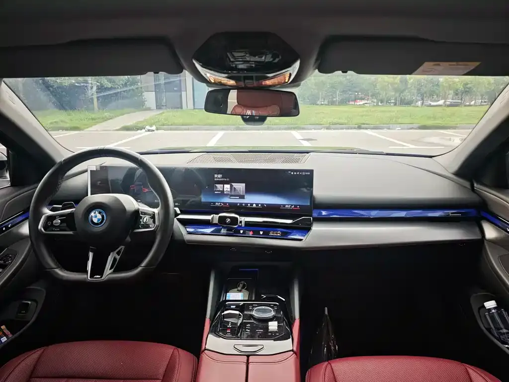 BMW i5 — фото 2