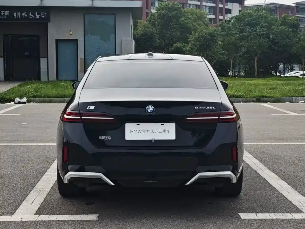 BMW i5 — фото 4