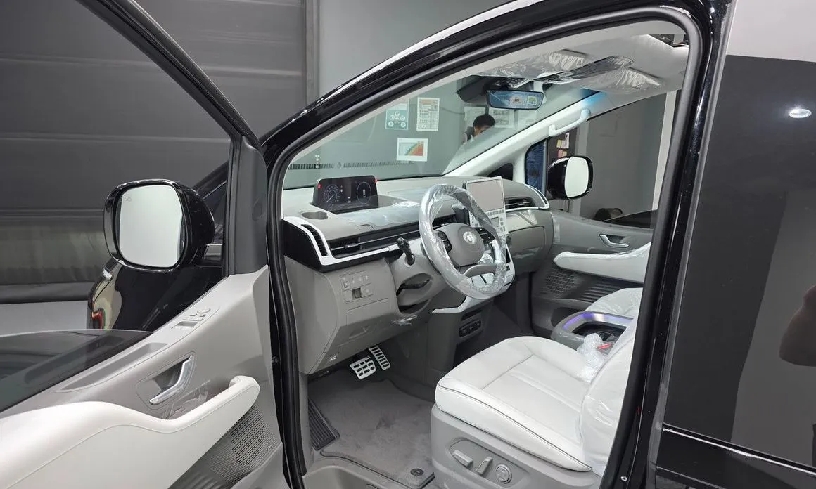 Hyundai Staria — фото 4