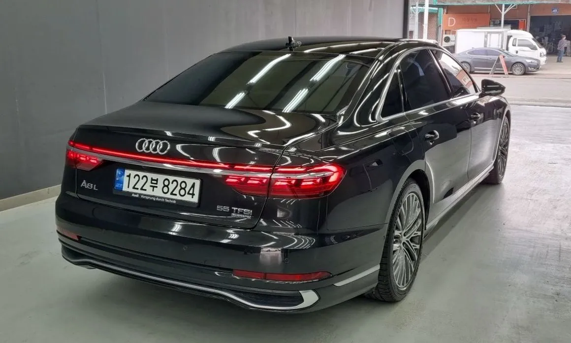 Audi A8 — фото 4