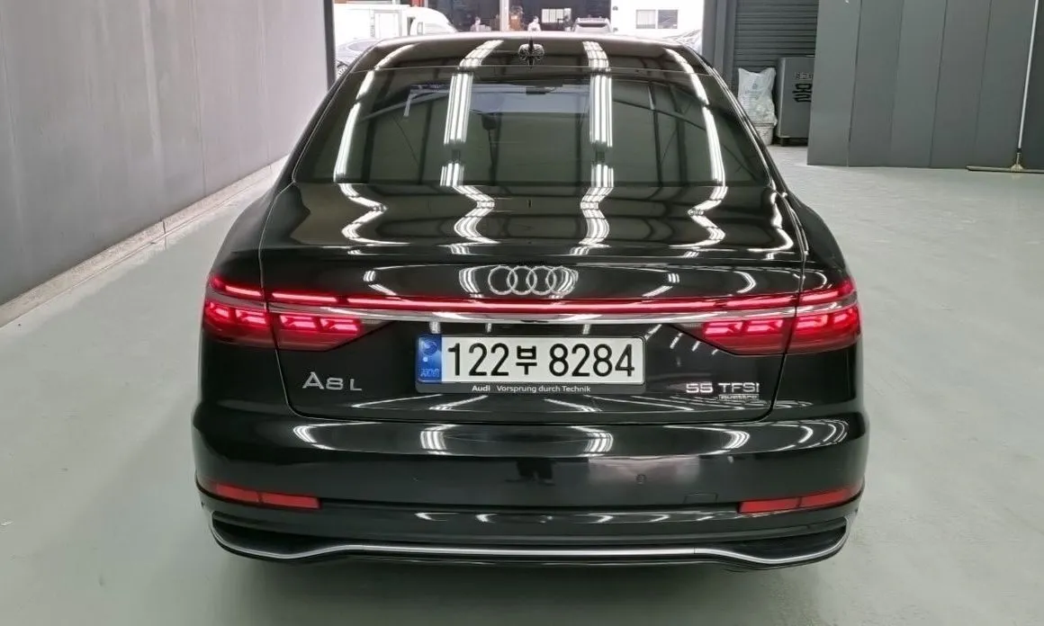 Audi A8 — фото 9