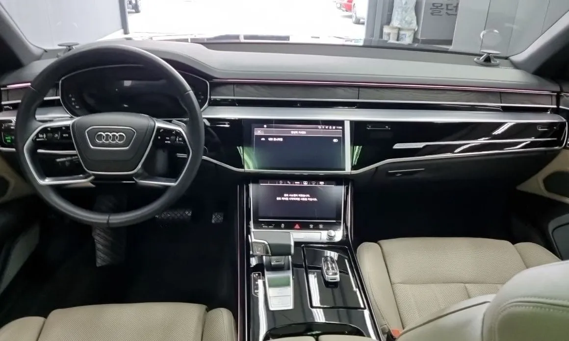 Audi A8 — фото 5