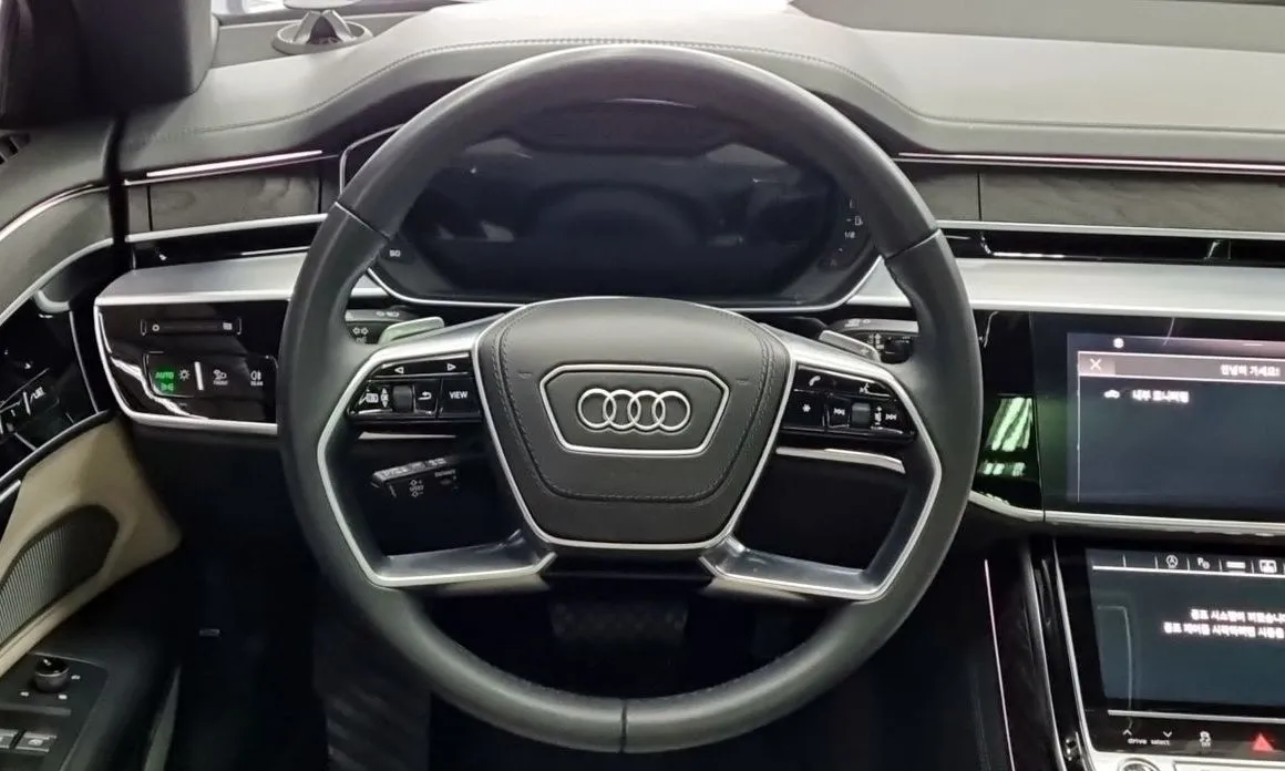 Audi A8 — фото 6