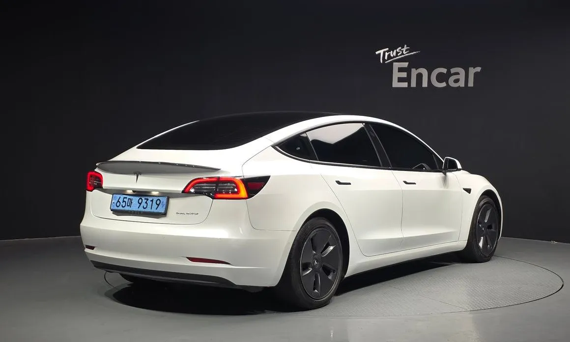 Tesla Model 3 — фото 7