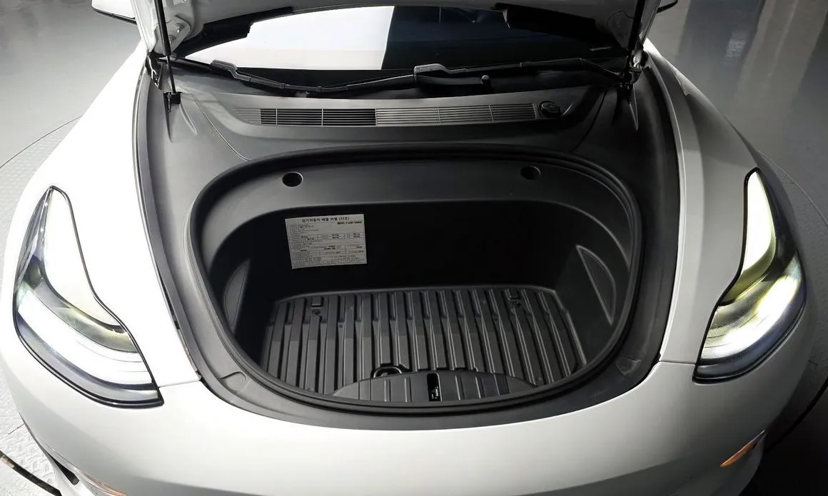 Tesla Model 3 — фото 5