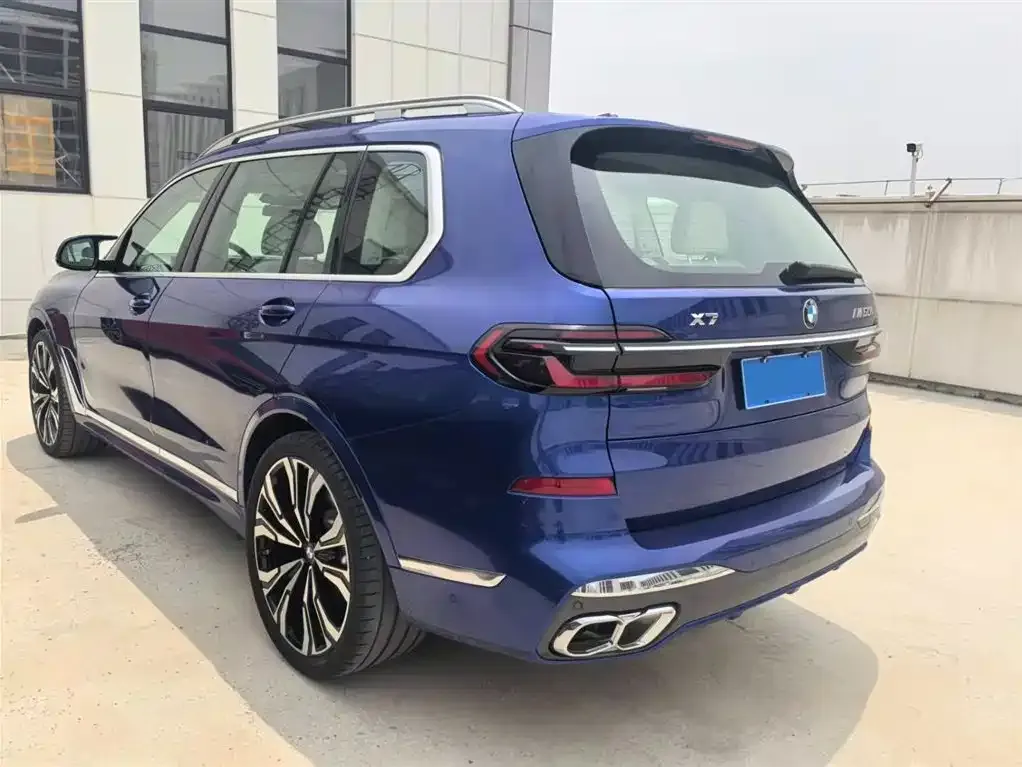 BMW X7 M60i — фото 6