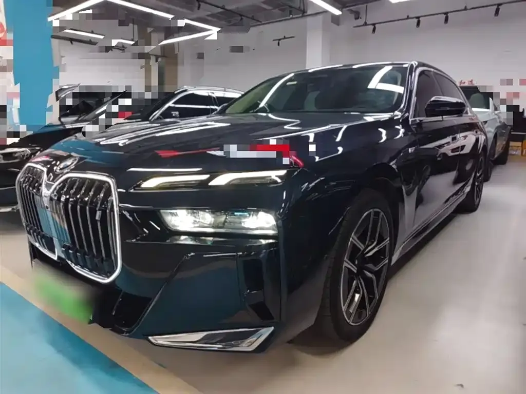 BMW i7 — фото 10