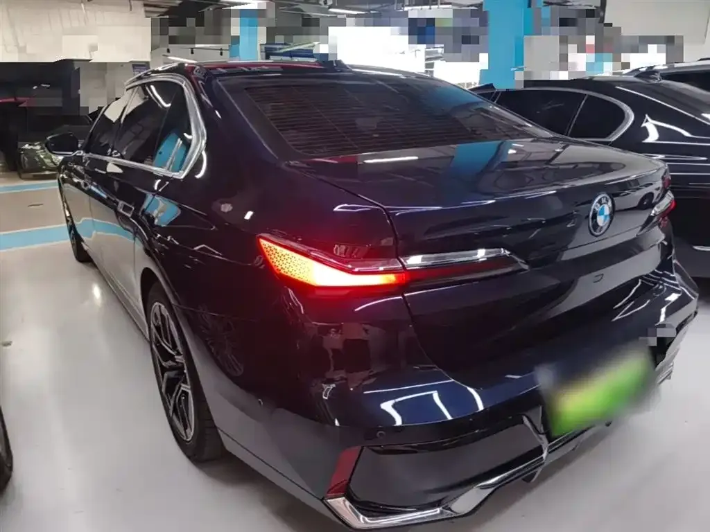 BMW i7 — фото 6