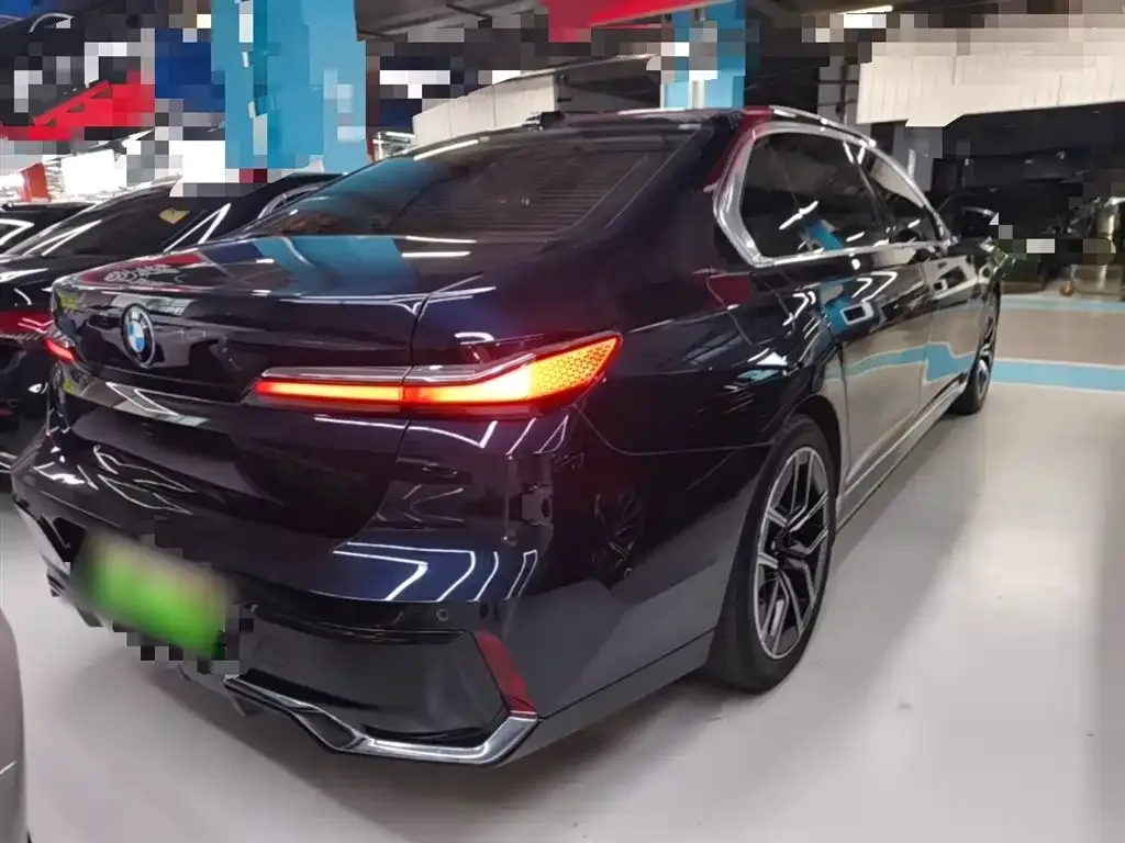 BMW i7 — фото 9