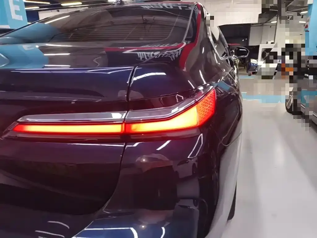 BMW i7 — фото 5