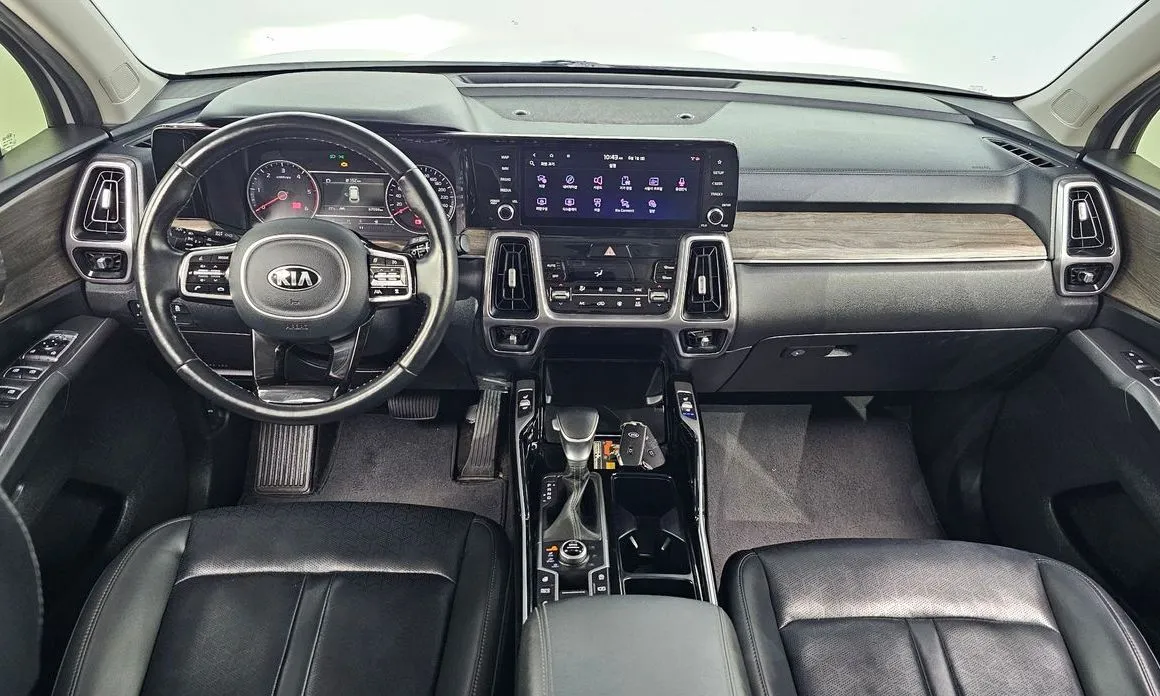 Kia Sorento — фото 7